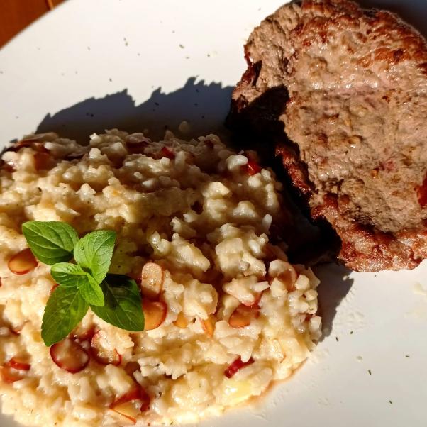 Risoto de Pinhão com Filé Escalope