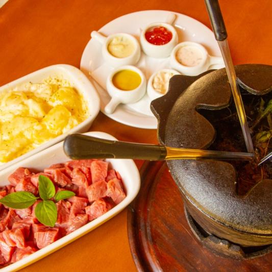 Fondue de Carne Suíço (Para duas pessoas) confirmar disponibilidade