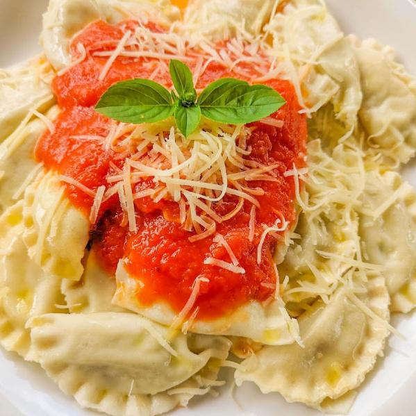 Ravioli 2 Queijos com Molho Marguerita ou ao Sugo (individual)