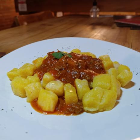 Gnocchi de Mandioquinha Bolonhesa (individual)